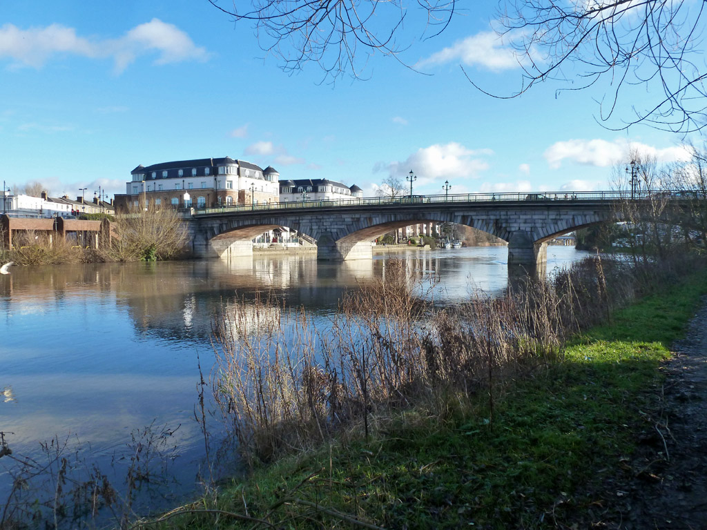 Roofing in Staines-upon-Thames (TW18) – Staines Bridge over the Thames
