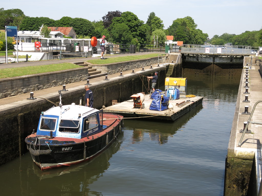 Roofing in Sunbury-on-Thames (TW16) – Sunbury Lock