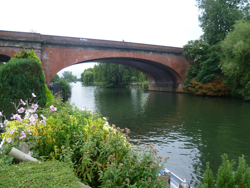 Roofing in Maidenhead (SL6) – Maidenhead Railway Bridge (Brunel)